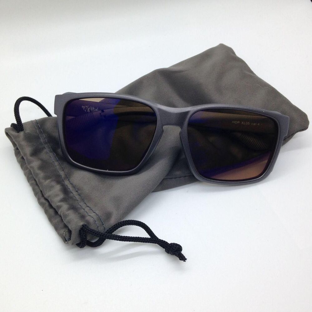 Devinuman Men's Black and Grey Sunglasses
